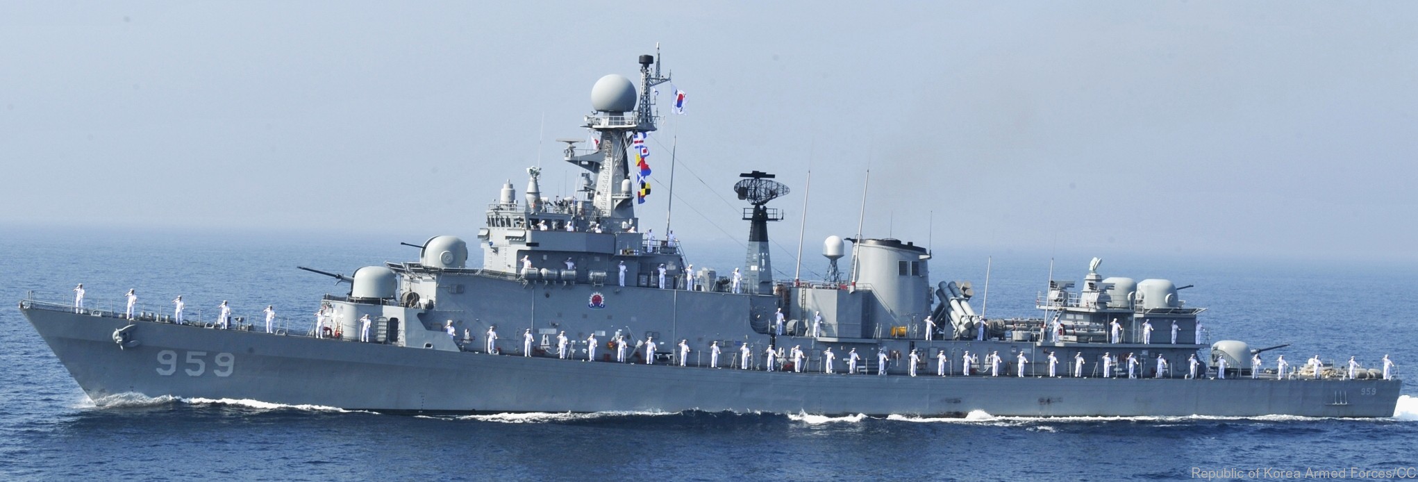 ff-959 roks busan ulsan class frigate republic of korea navy rokn 02