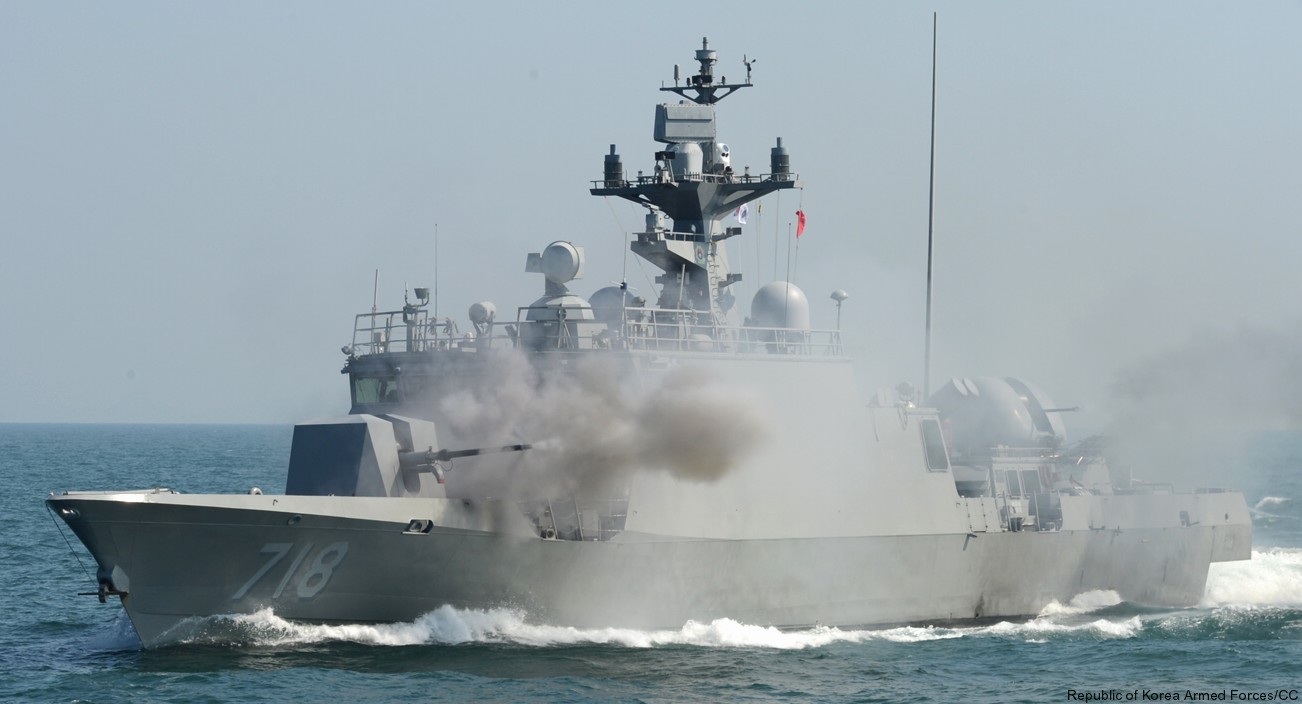 pkg-718 roks hyun sihak yoon youngha class patrol missile vessel boat korean navy rokn hyundai wia 76mm gun nobong 40l70 ssm-700k hae sung 04
