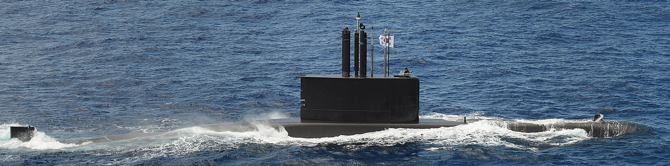 ss-068 roks yi sunsin jang bogo class kss-i type 209-1200 attack submarine republic of korea navy rokn 533mm sut torpedo ugm-84 harpoon 09