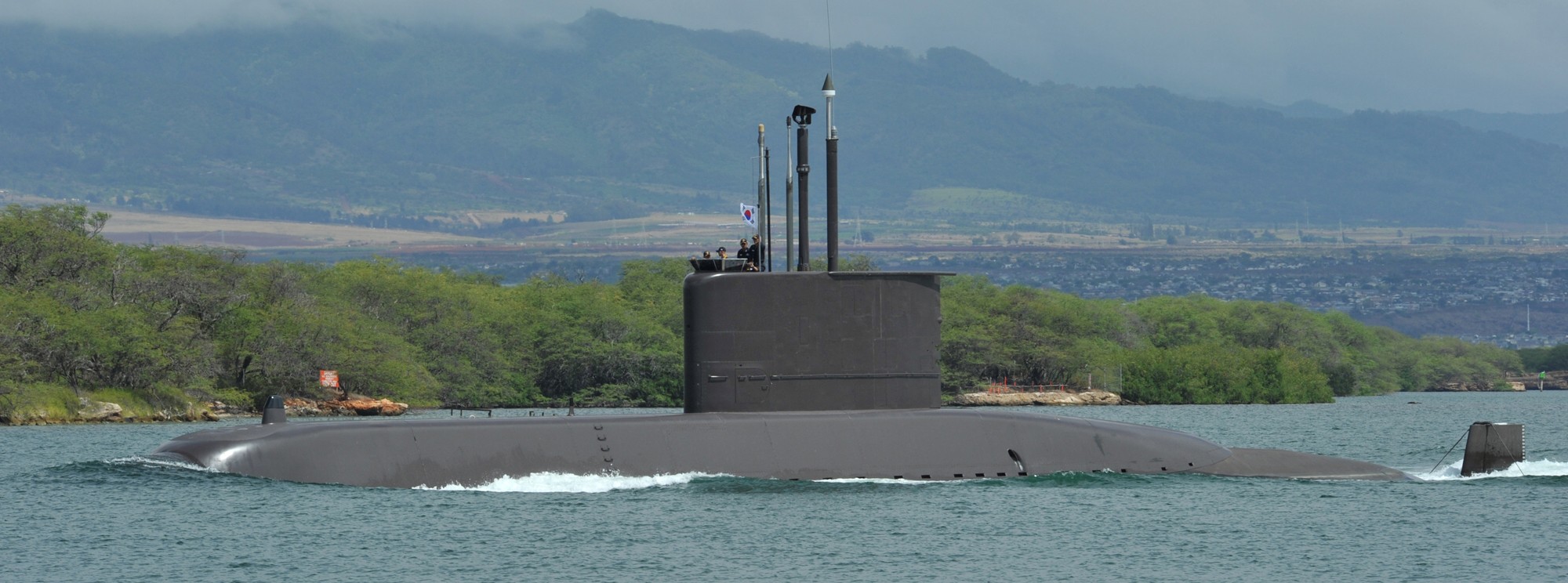 ss-069 roks na daeyong jang bogo class kss-i type 209-1200 attack submarine republic of korea navy rokn 533mm sut torpedo ugm-84 harpoon ssm 02