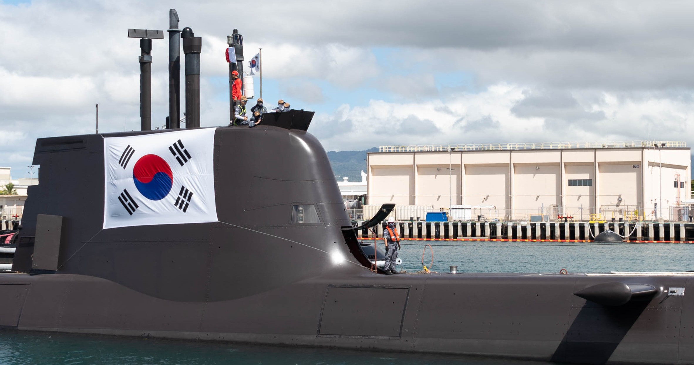 ss-081 roks lee beom-seok son won-il class attack submarine type-214 kss-ii republic of korea navy rokn 09