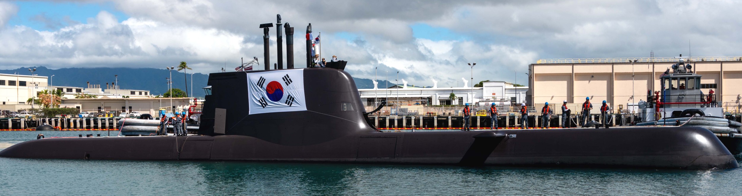 ss-081 roks lee beom-seok son won-il class attack submarine type-214 kss-ii republic of korea navy rokn 12