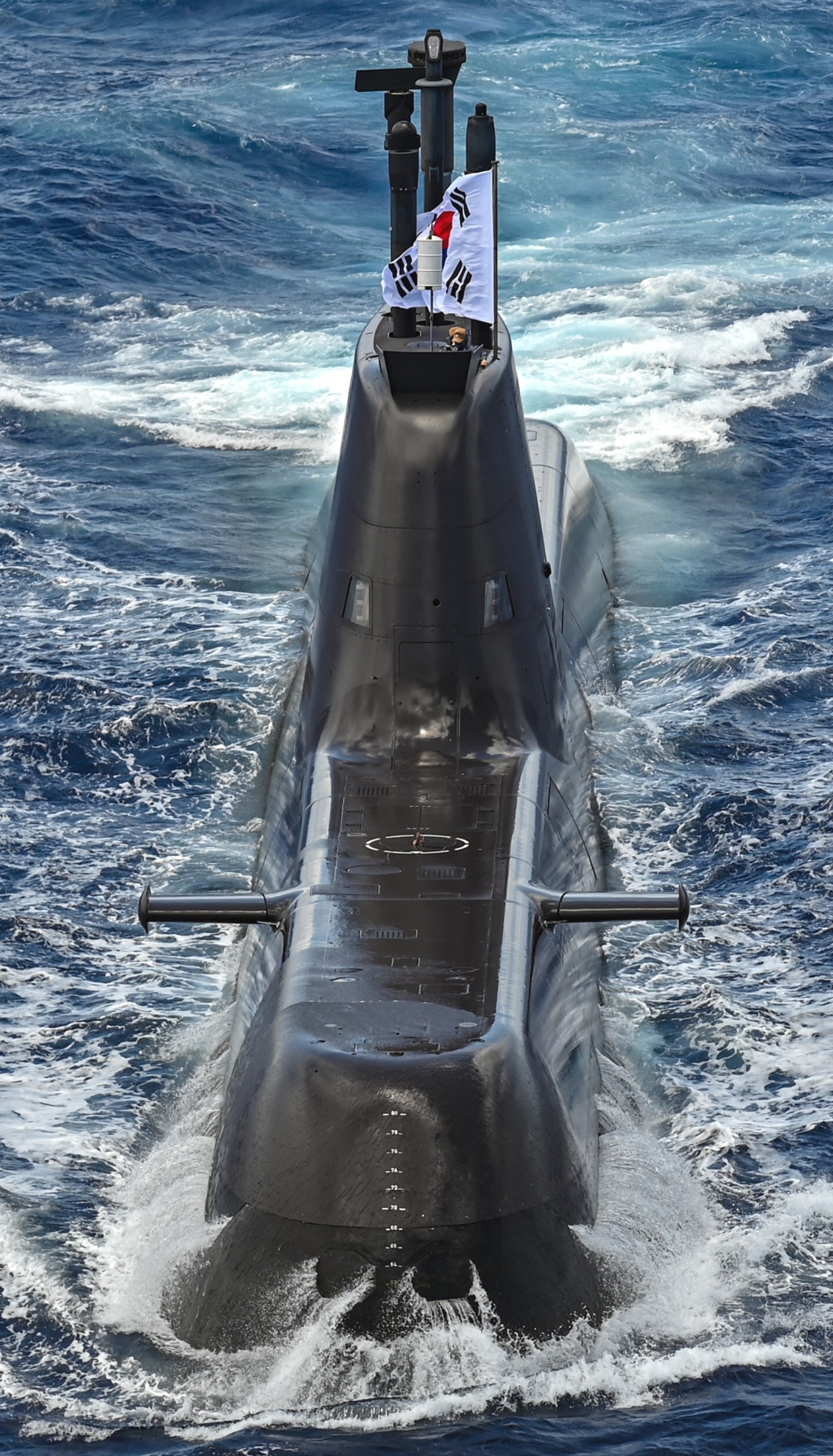 ss-081 roks lee beom-seok son won-il class attack submarine type-214 kss-ii republic of korea navy rokn 18