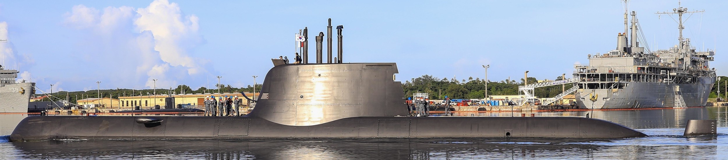 ss-082 roks shin dol-seok son won-il class attack submarine type-214 kss-ii republic of korea navy rokn 06
