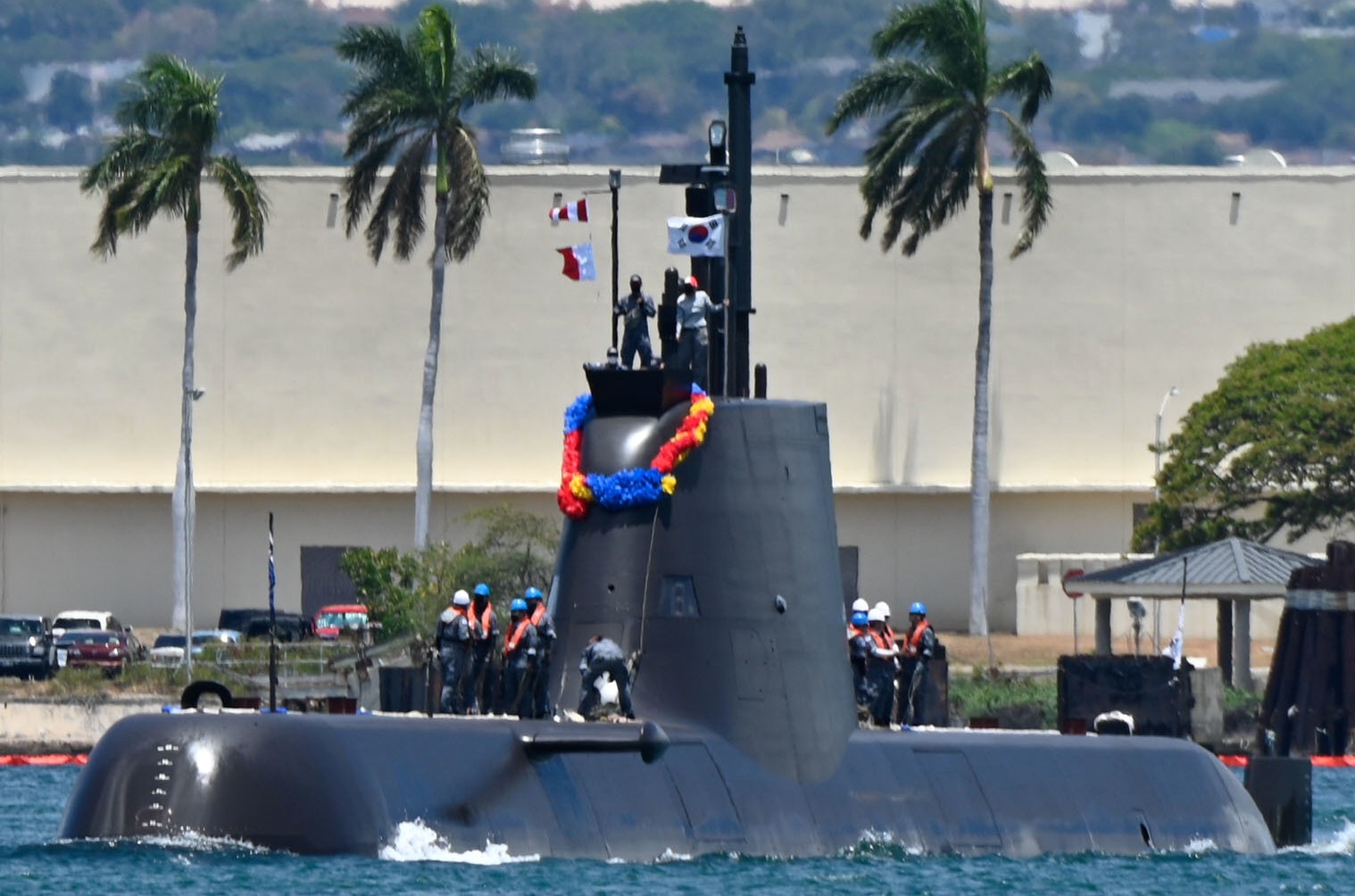 ss-082 roks shin dol-seok son won-il class attack submarine type-214 kss-ii republic of korea navy rokn rimpac hawaii 09