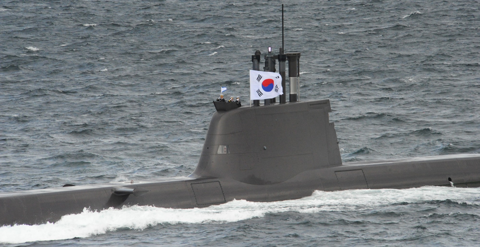 son won-il class attack submarine type-214 kss-ii republic of korea navy rokn roks 533mm torpedo ssm-700k haeseong iii ssm missile ugm-84 harpoon hyundai daewoo 03