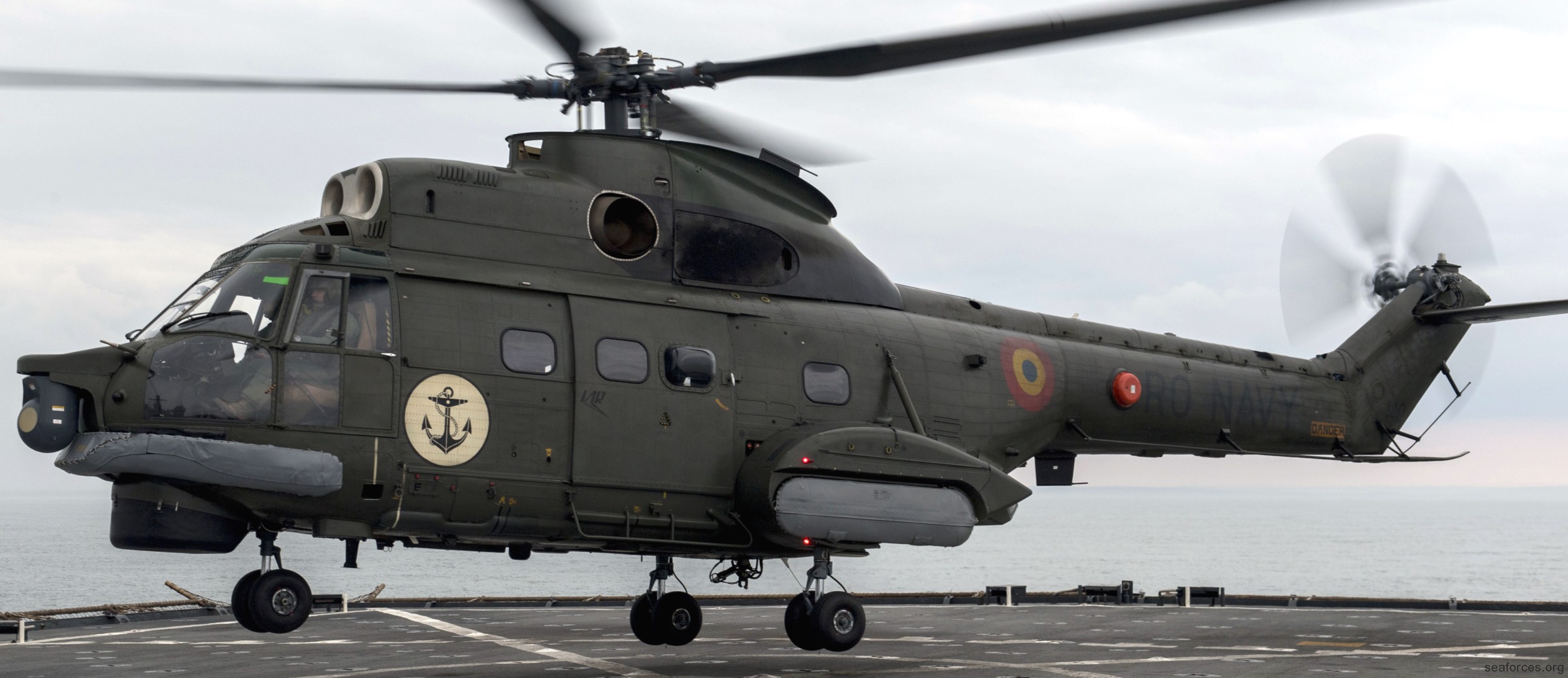 iar-330 naval helicopter puma romanian navy forțele navale române 05