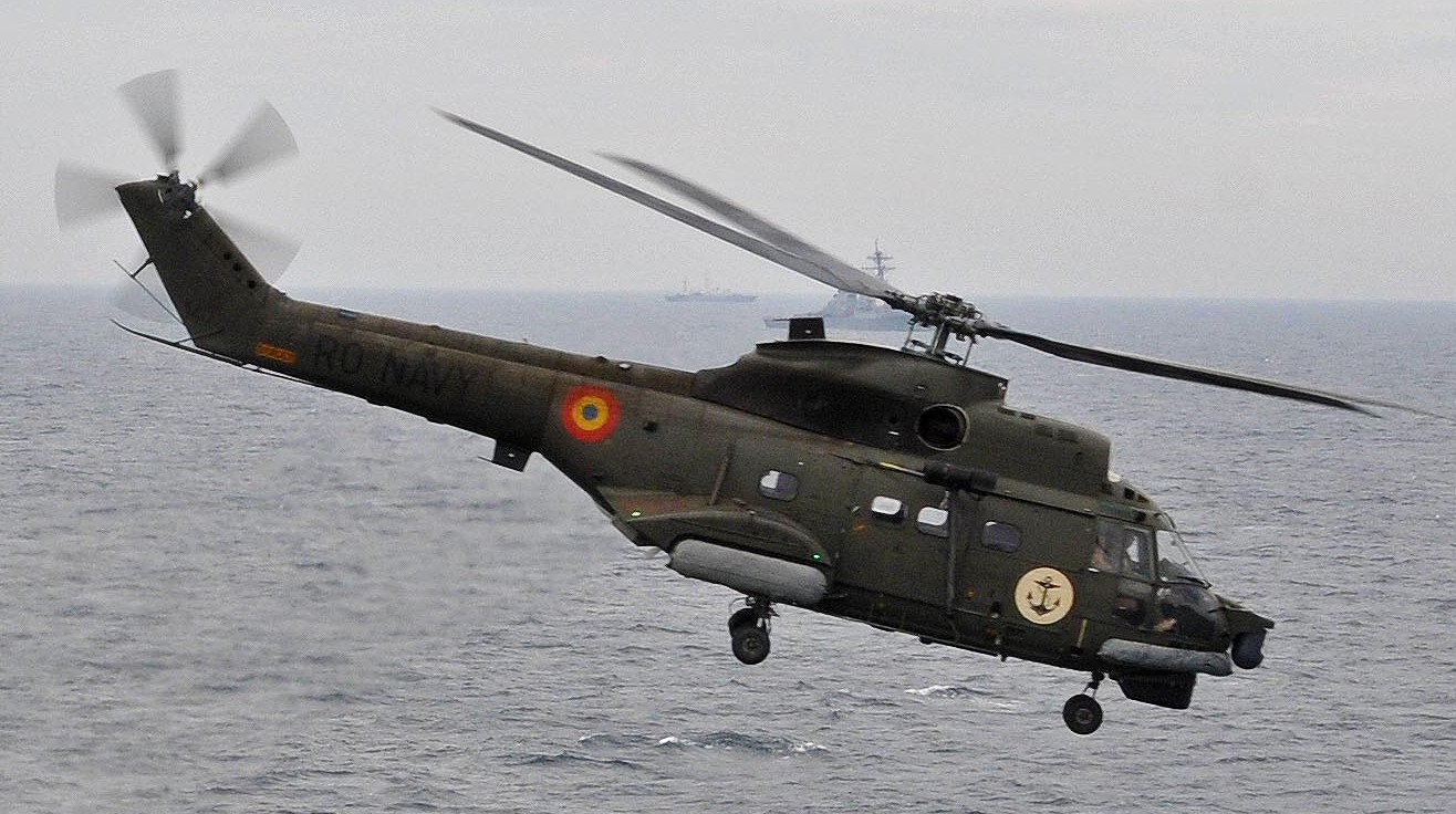 iar-330 naval helicopter puma romanian navy forțele navale române 11