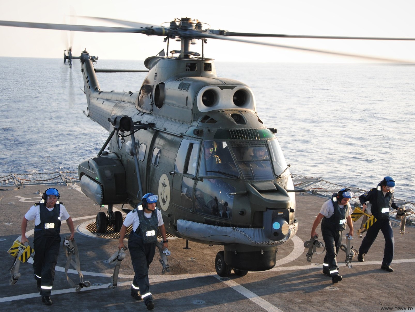 iar-330 naval helicopter puma romanian navy forțele navale române 22