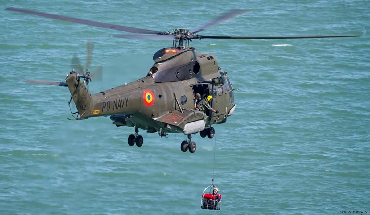 iar-330 naval helicopter puma romanian navy forțele navale române 24