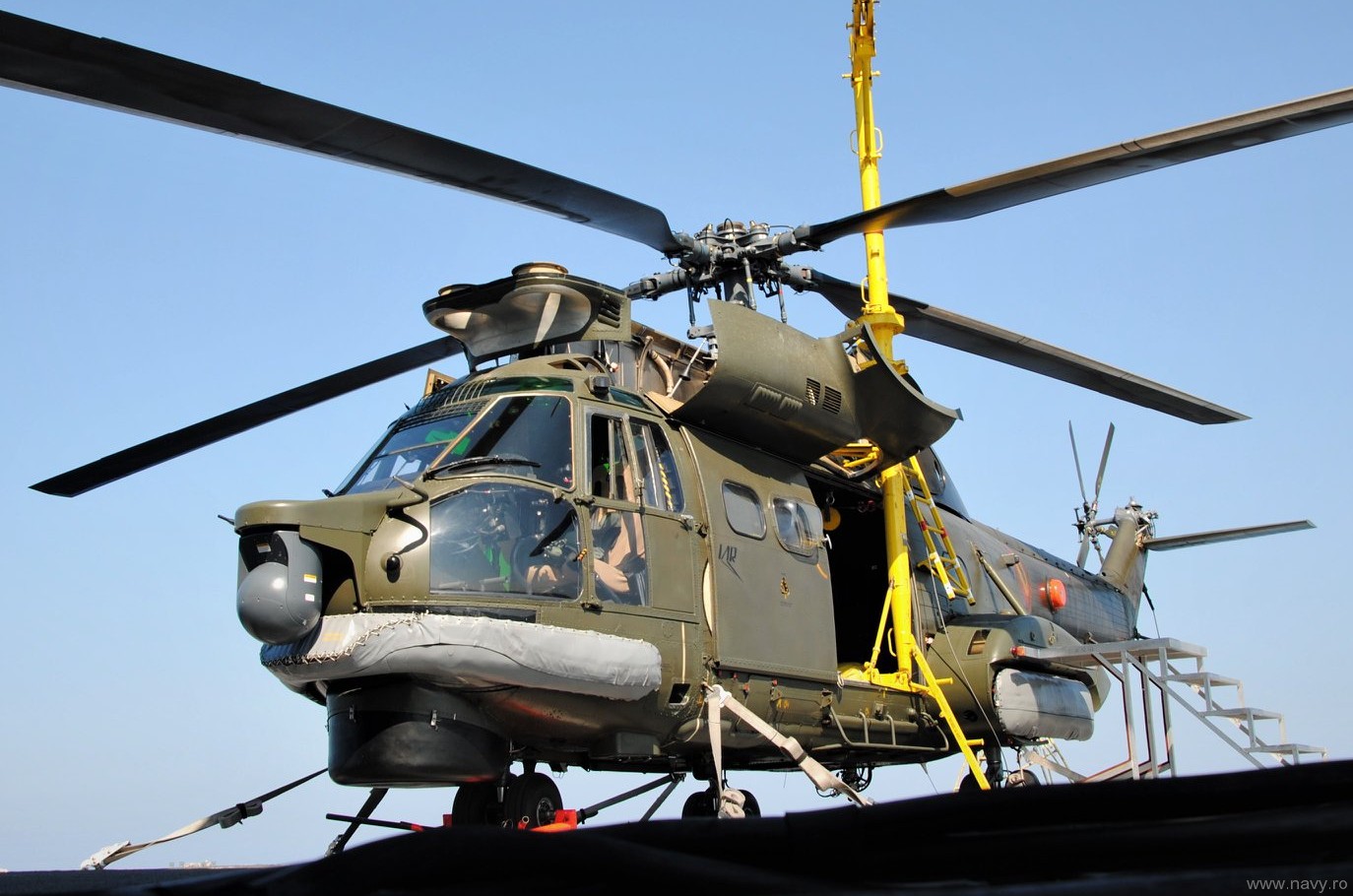 iar-330 naval helicopter puma romanian navy forțele navale române 25