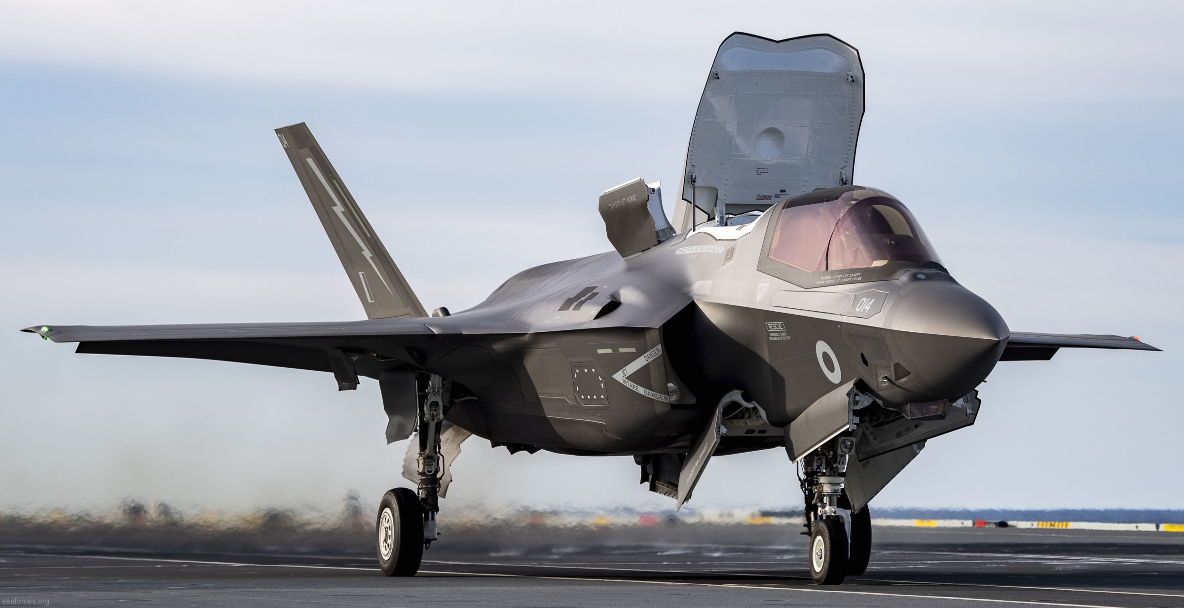 f-35b lightning ii royal navy fleet air arm aircraft carrier lockheed martin bae systems 11