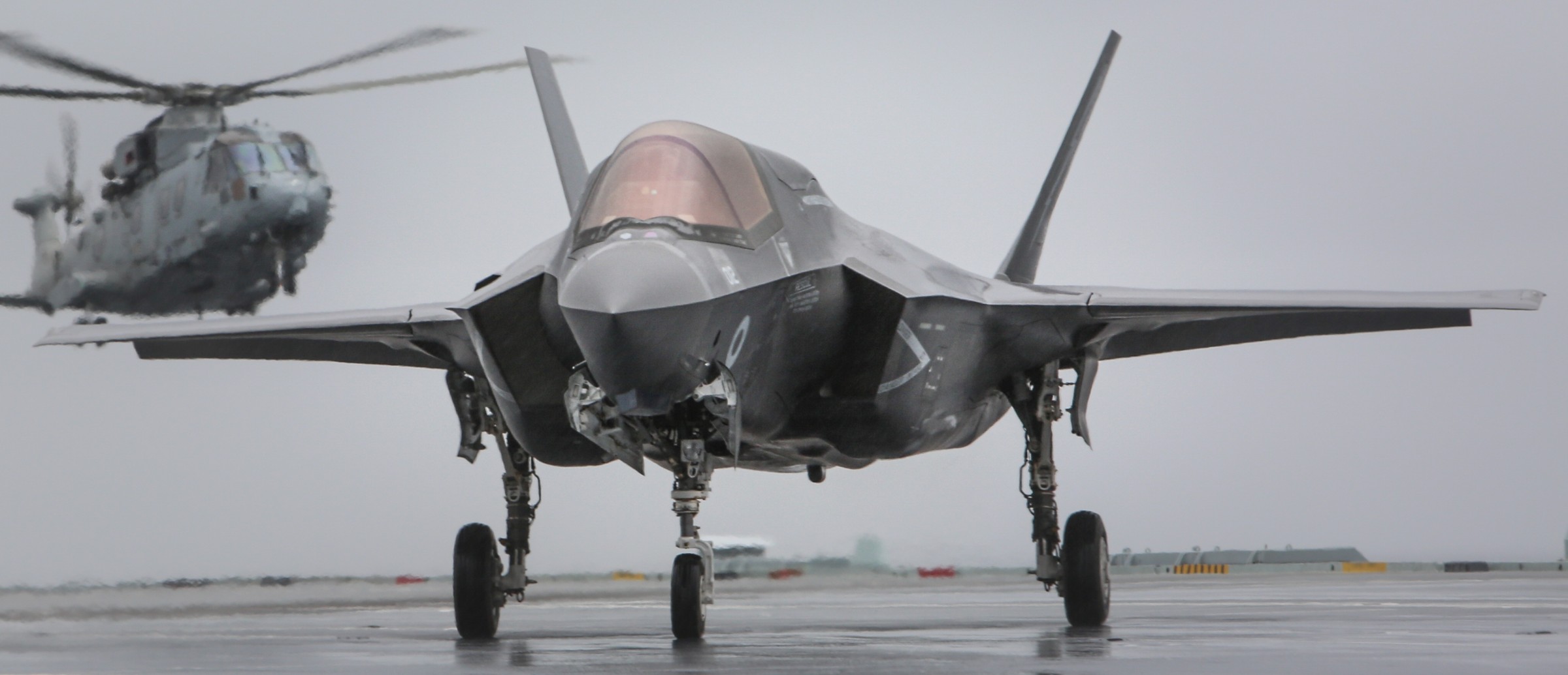 f-35b lightning ii royal navy fleet air arm aircraft carrier lockheed martin bae systems 26