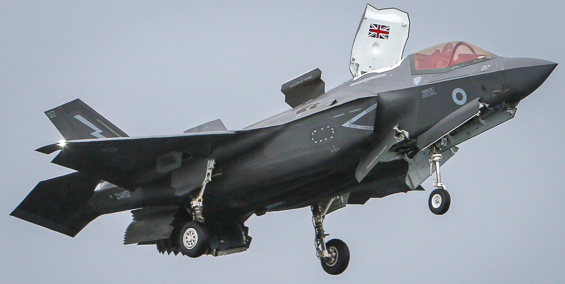 f-35b lightning ii royal navy fleet air arm aircraft carrier lockheed martin bae systems 27