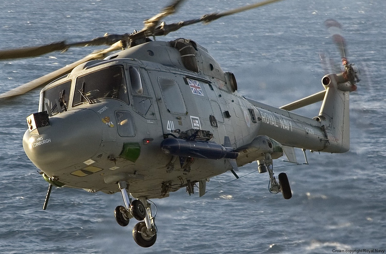 lynx has.3 naval helicopter royal navy westland nas squadron rnas 05 sea skua missile
