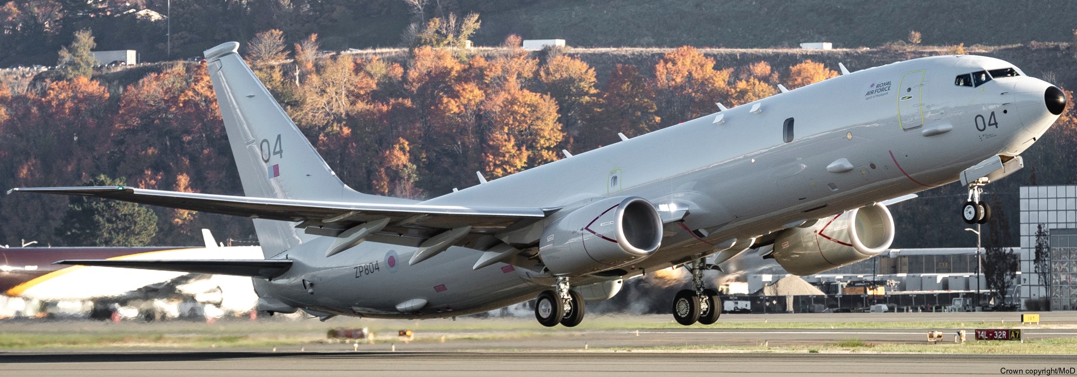 boeing poseidon mra1 maritime patrol reconnaissance aircraft royal air force zp804 17