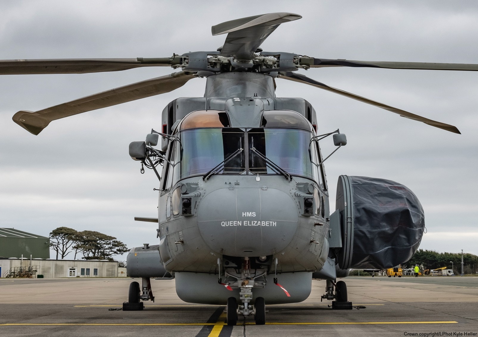 merlin hm mark 2 asac aew crowsnest airborne surveillance control helicopter royal navy fleet air arm agusta westland leonardo 820 nas 04a