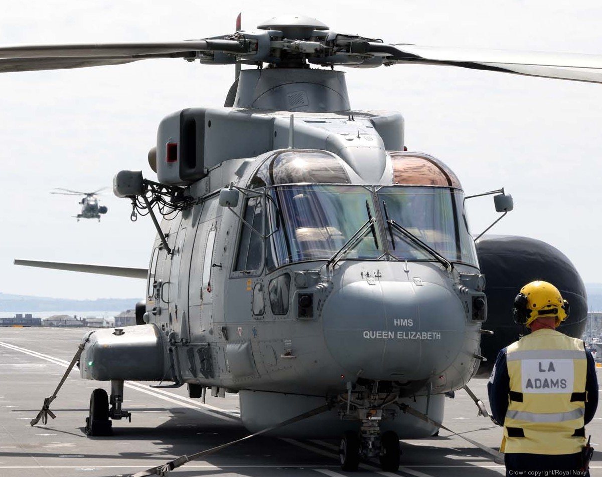 merlin hm mark 2 asac aew crowsnest airborne surveillance control helicopter royal navy fleet air arm hms queen elizabeth r-08 15