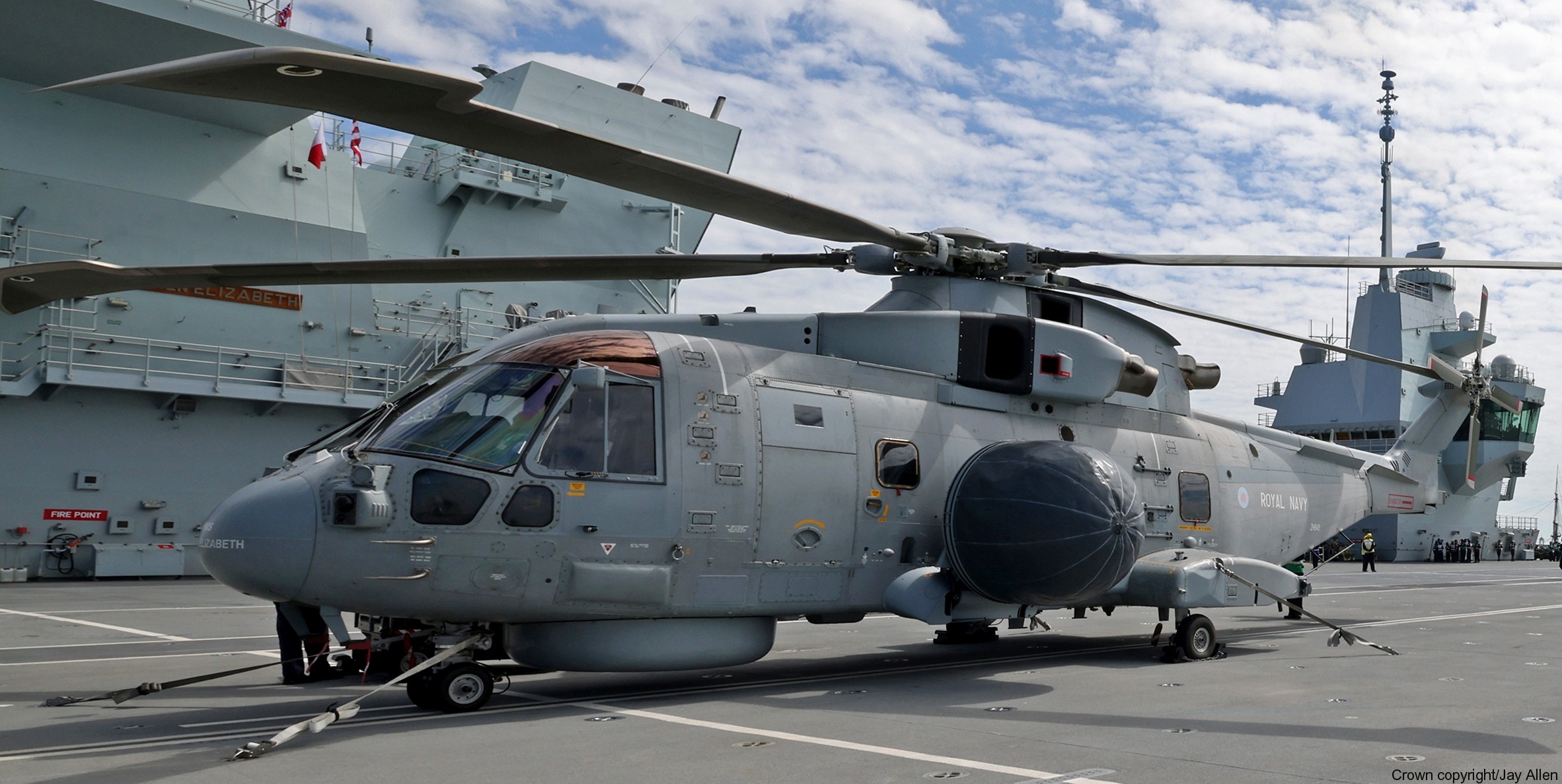 merlin hm mark 2 asac aew crowsnest airborne surveillance control helicopter royal navy fleet air arm 820 nas hms queen elizabeth r-08 23
