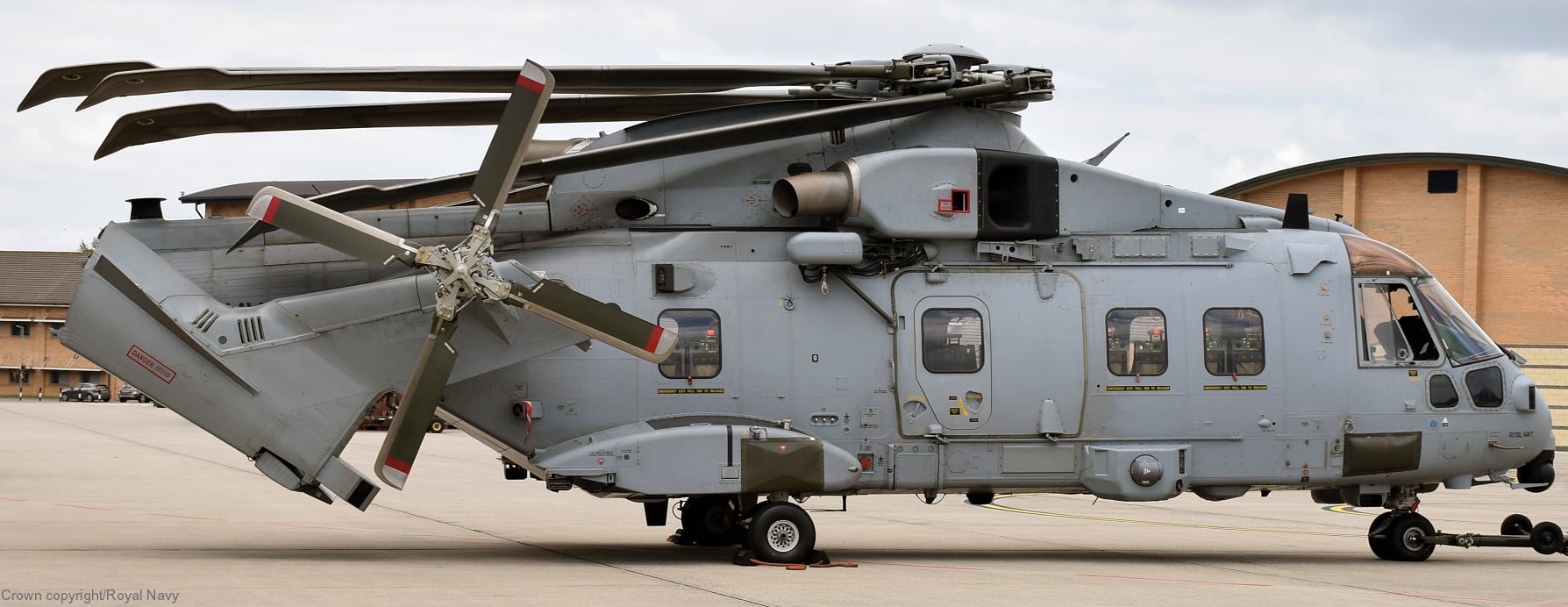 merlin hc4 mk.4 commando helicopter force chf royal navy 845 846 naval air squadron rnas yeovilton aw101 03