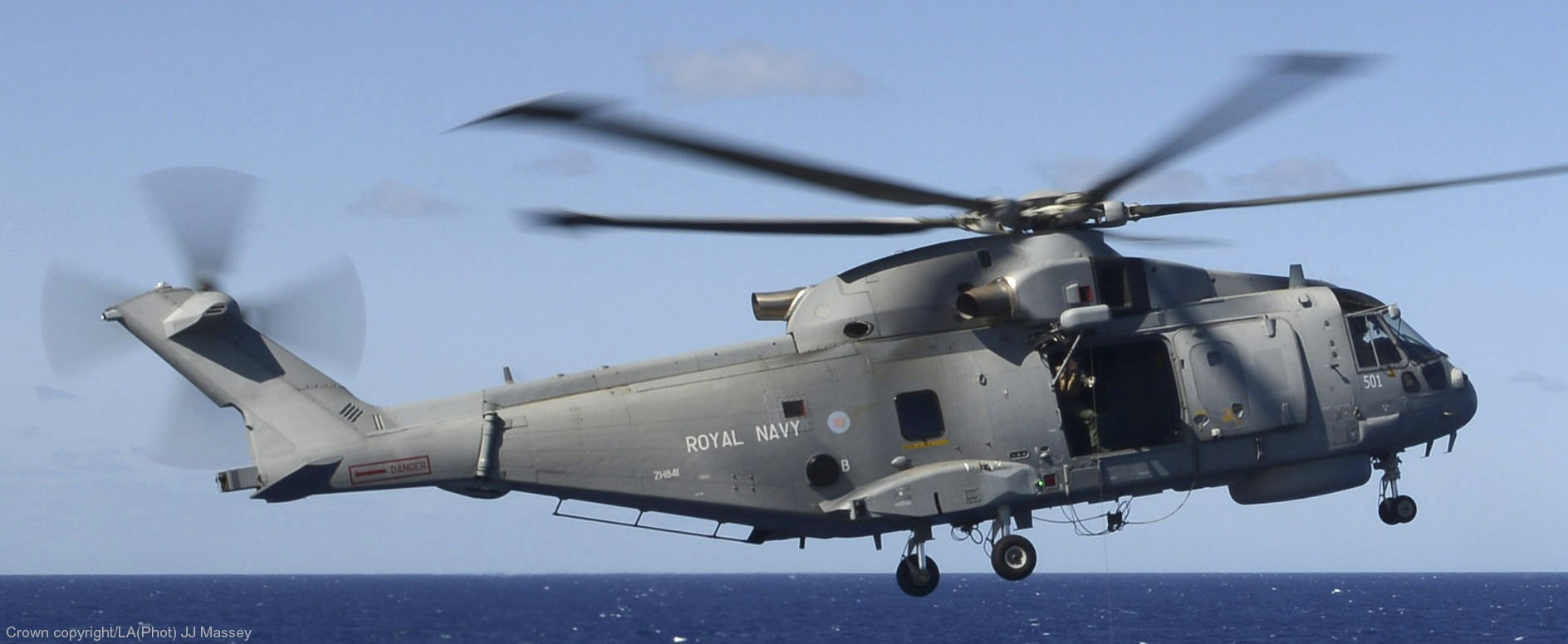merlin hm2 helicopter royal navy agusta westland aw101 leonardo naval air squadron nas rnas culdrose 04