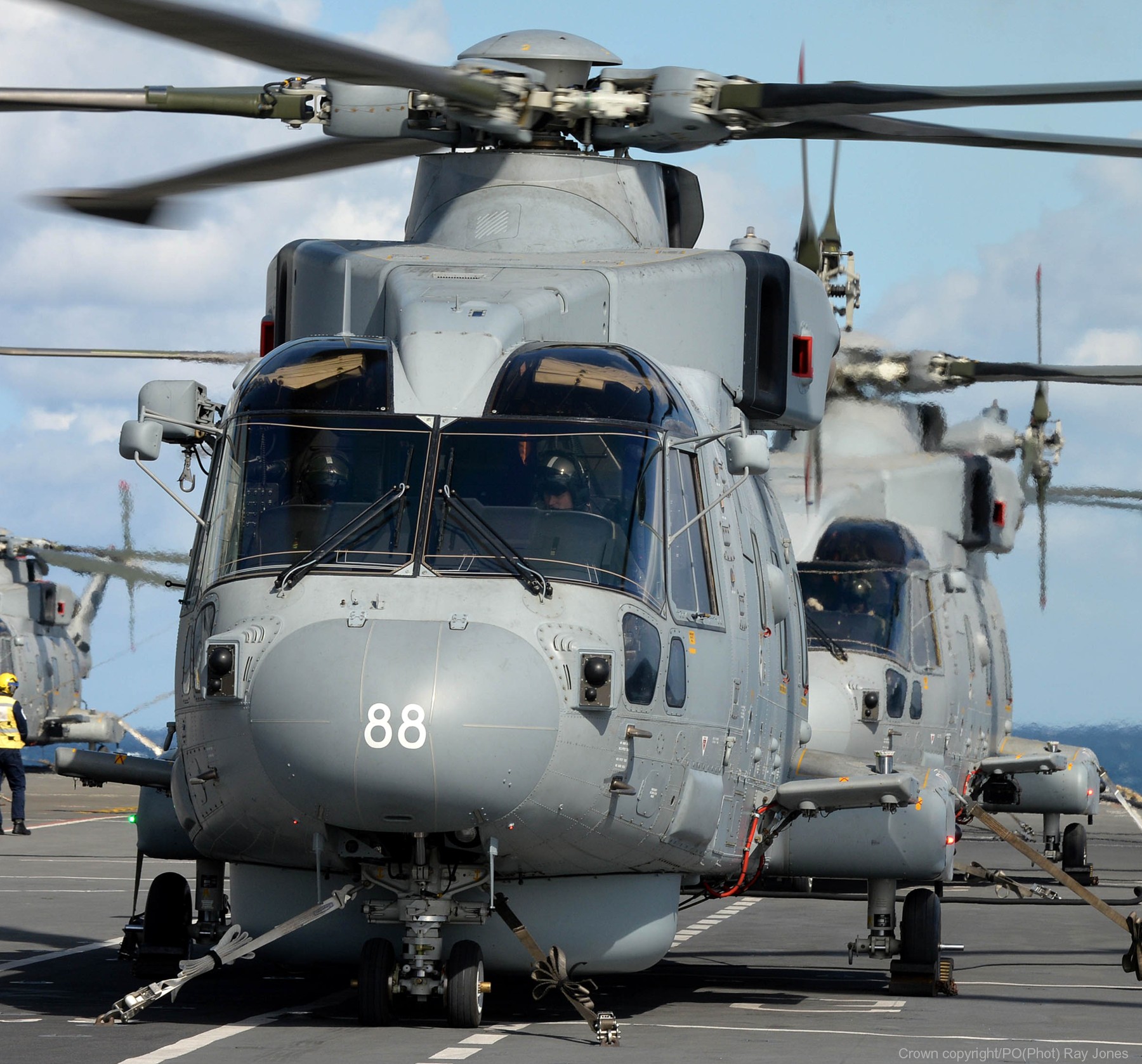 merlin hm2 helicopter royal navy agusta westland aw101 leonardo naval air squadron nas rnas culdrose 11