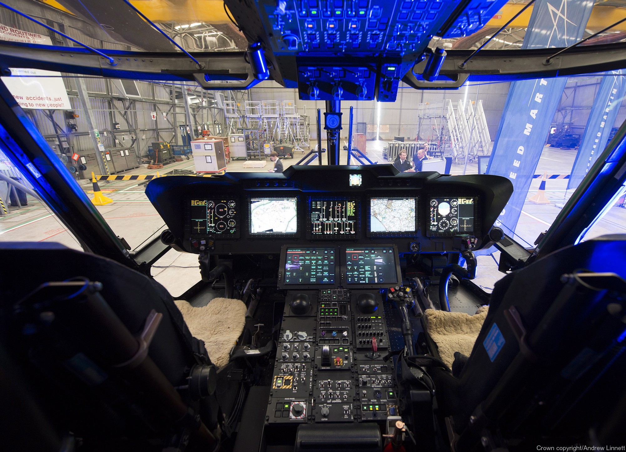 merlin hm2 helicopter royal navy agusta westland aw101 naval air squadron nas rnas culdrose 16 cockpit view