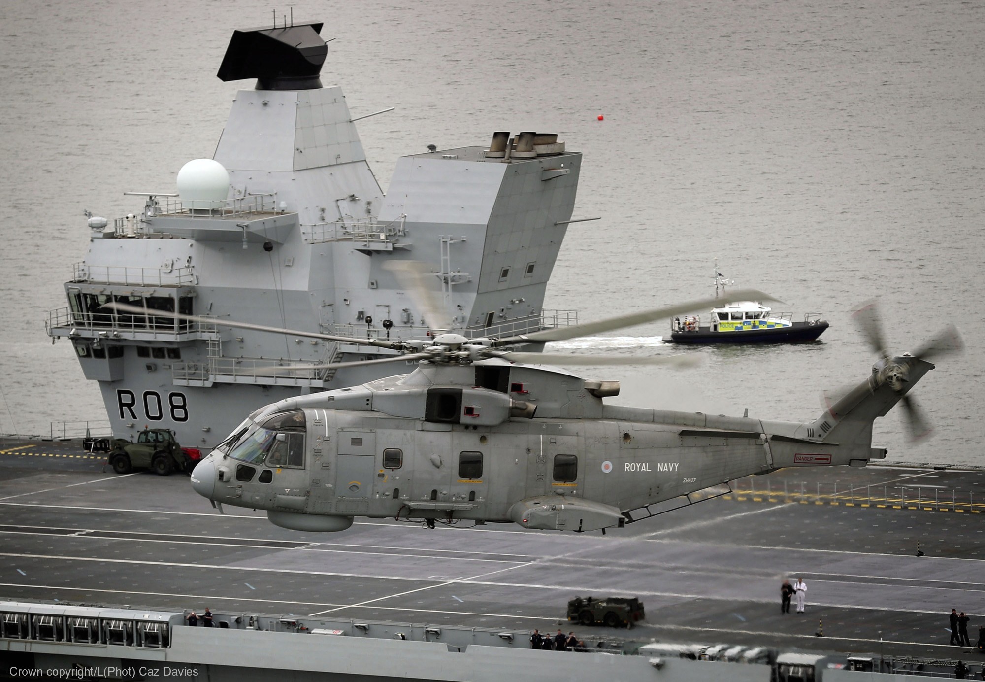 merlin hm2 helicopter royal navy agusta westland aw101 leonardo naval air squadron nas rnas culdrose 29 r-08 hms queen elizabeth