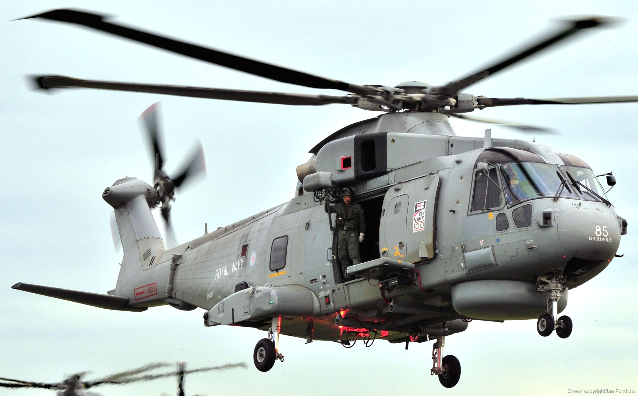 merlin hm2 helicopter royal navy agusta westland aw101 leonardo naval air squadron nas rnas culdrose 36