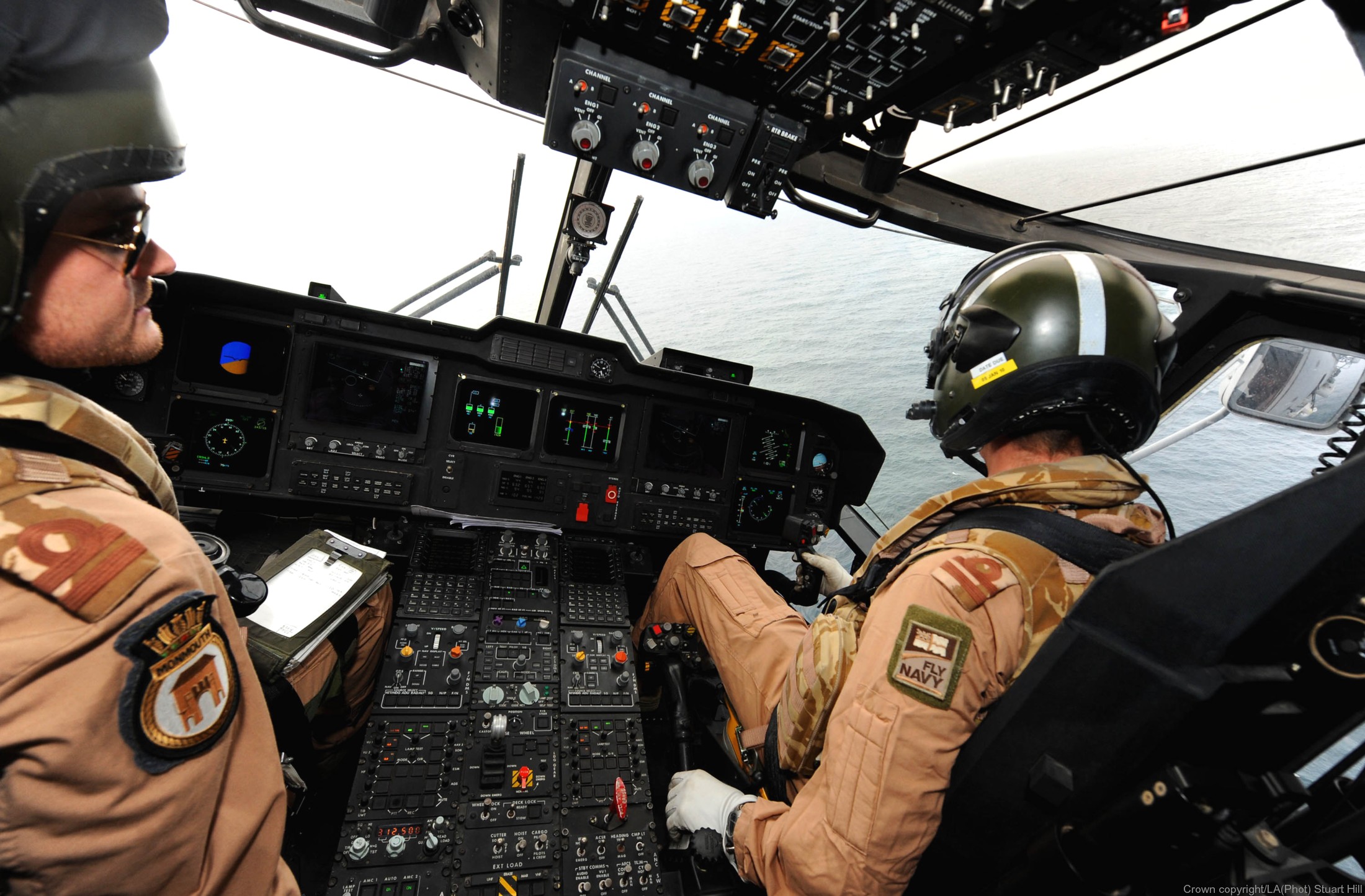 merlin hm1 helicopter royal navy agusta westland aw101 naval air squadron nas rnas culdrose 46 cockpit view