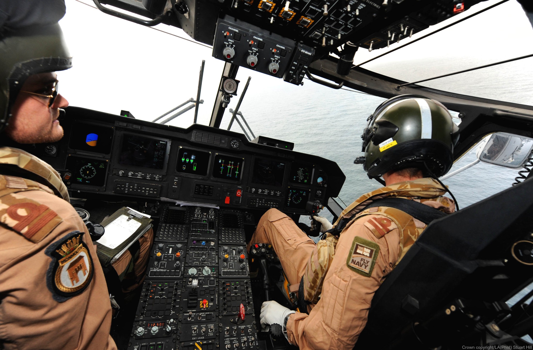 merlin hm1 helicopter royal navy agusta westland aw101 naval air squadron nas rnas culdrose 46 cockpit view
