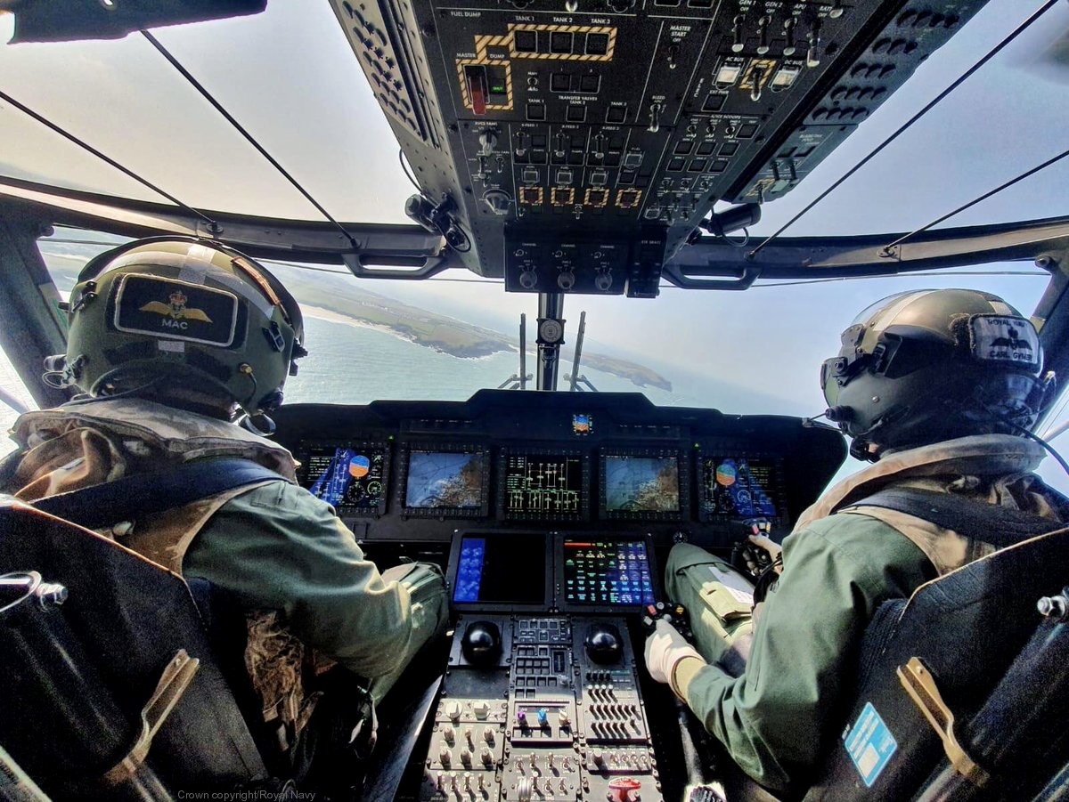merlin hm2 helicopter royal navy agusta westland aw101 naval air squadron nas rnas culdrose 59 cockpit view