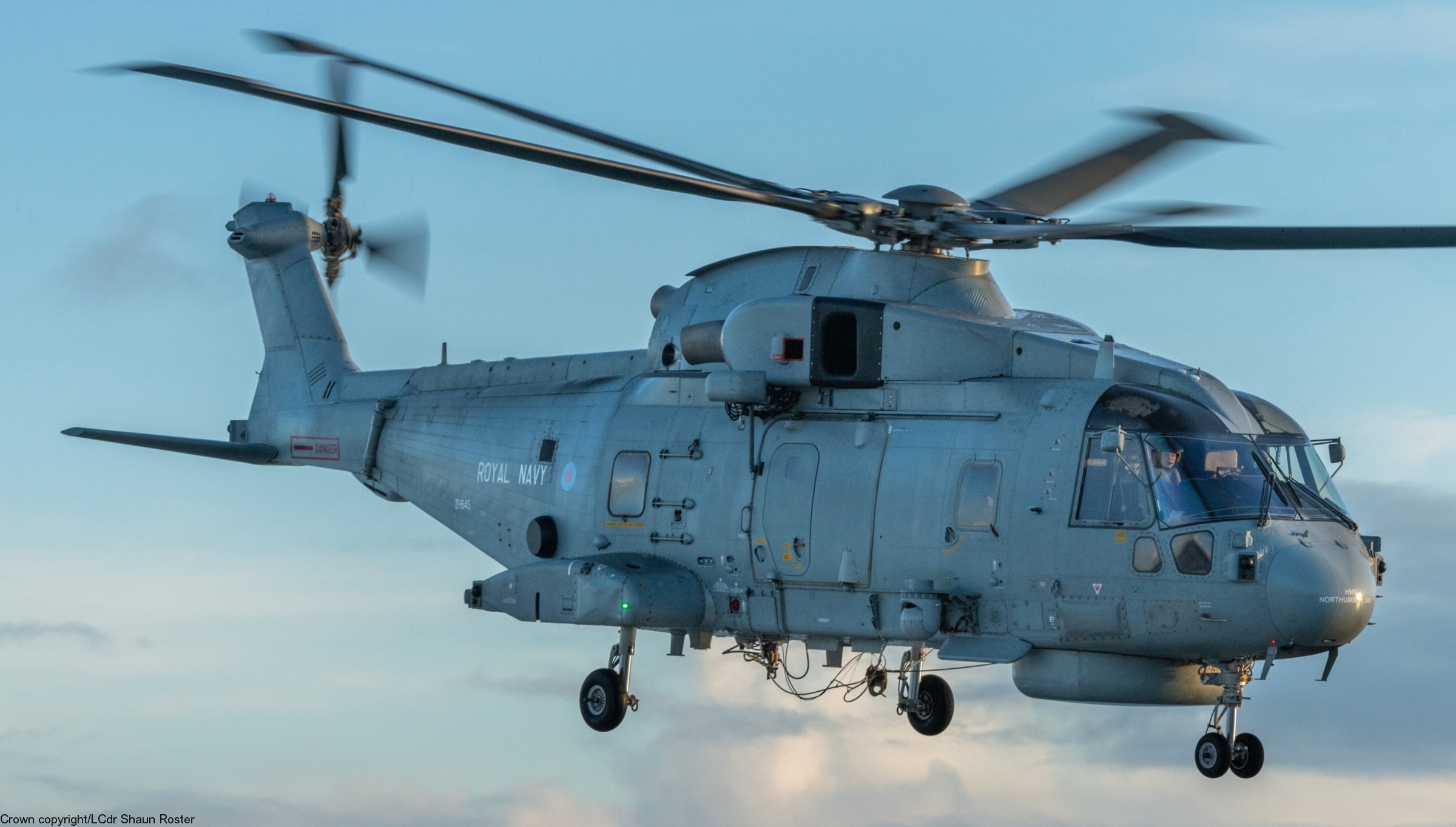 merlin hm2 helicopter royal navy agusta westland aw101 leonardo naval air squadron nas rnas culdrose 65