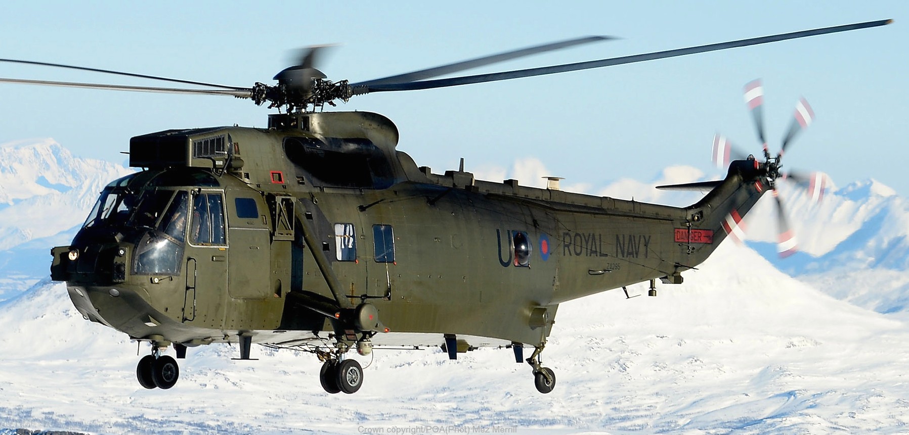 sea king hc.4 helicopter royal navy commando assault marines westland nas squadron rnas 04