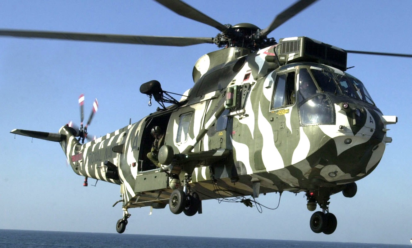 sea king hc.4 helicopter royal navy commando assault marines westland nas squadron rnas 32 camouflage winter
