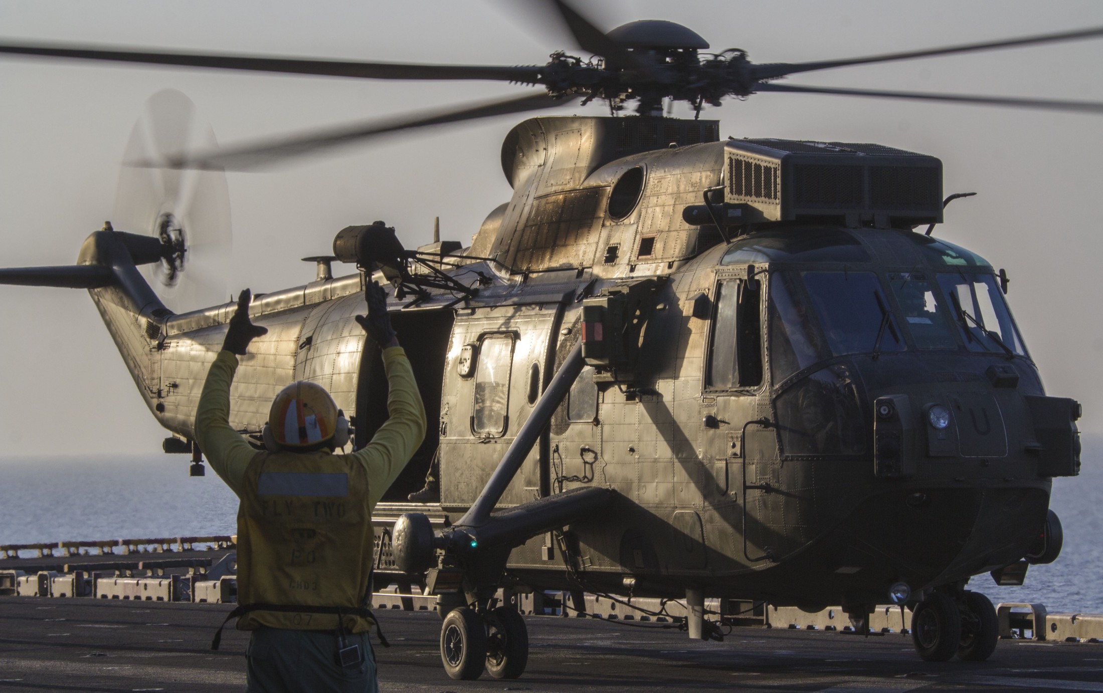 sea king hc.4 helicopter royal navy commando assault marines westland nas squadron rnas 48