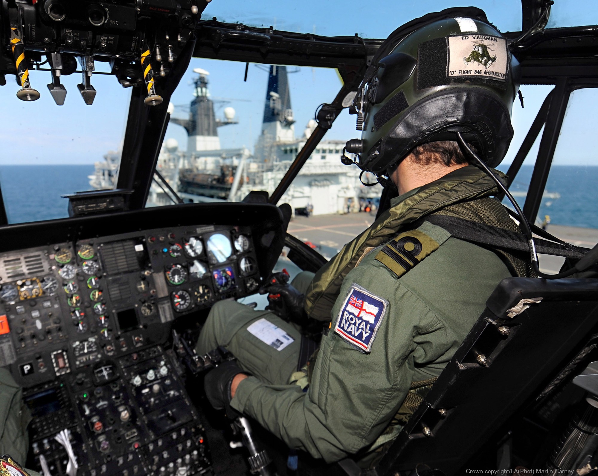 sea king hc.4 helicopter royal navy commando assault marines westland nas squadron rnas 53 hms ocean l-12