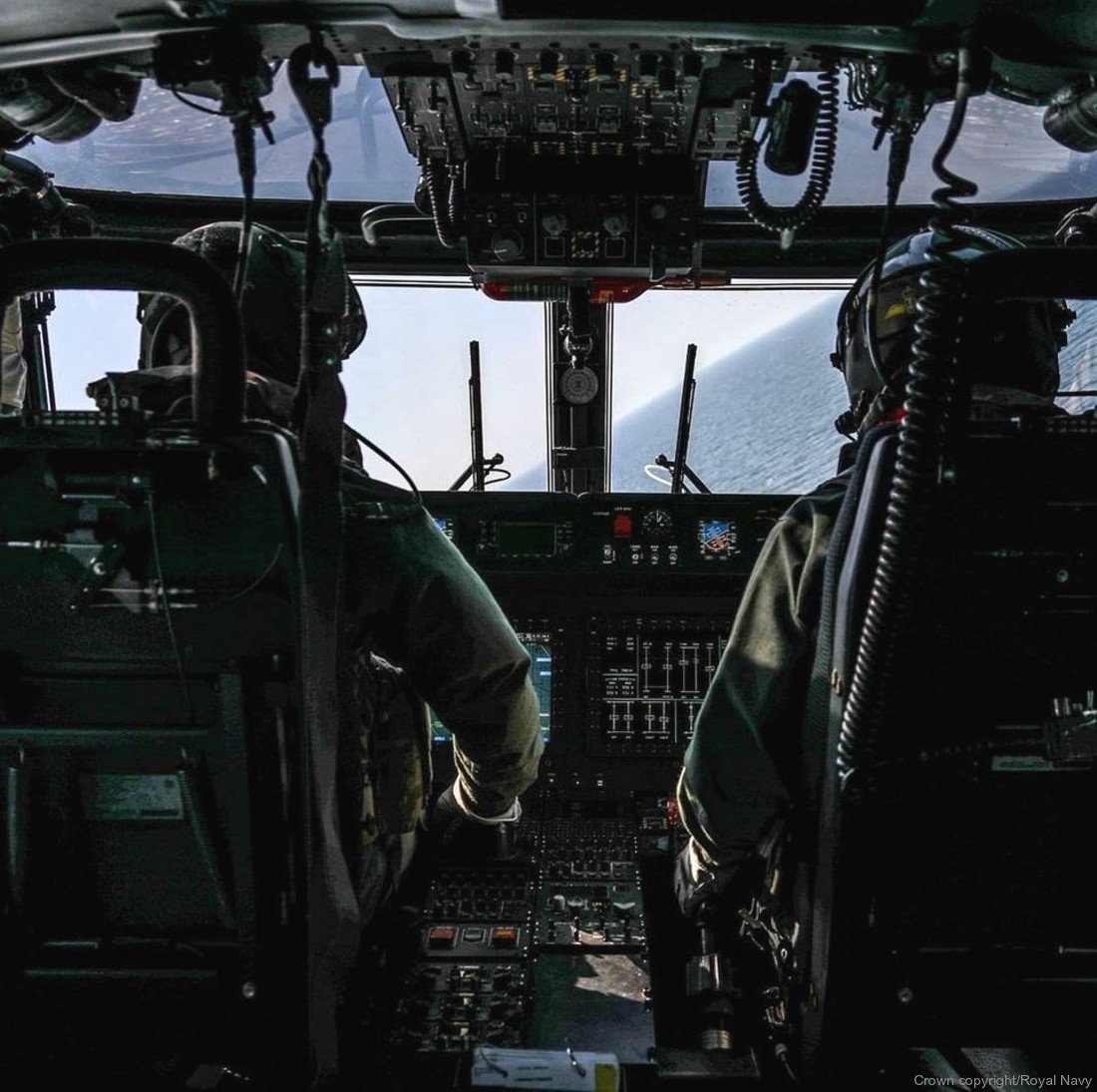 wildcat hma2 helicopter royal navy agusta westland aw159 leonardo naval air squadron nas rnas yeovilton 54 cockpit