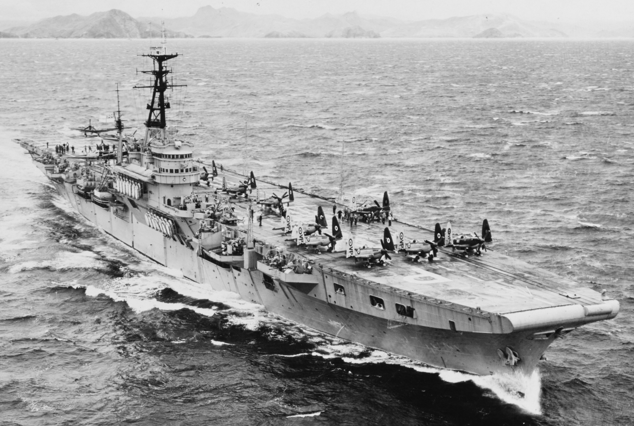 r-16 hms triumph colossus class aircraft carrier royal navy 02