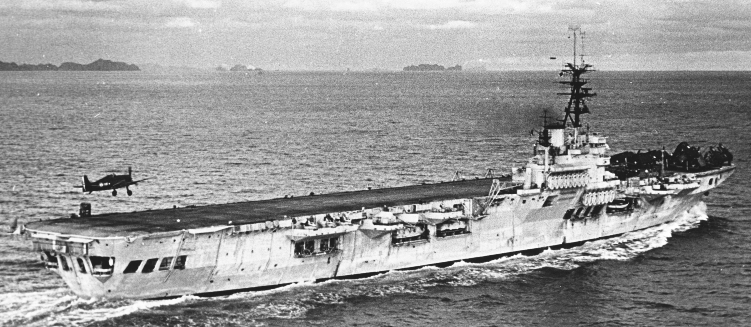 r-95 fs arromanches colossus class aircraft carrier french navy r15 hms colossus