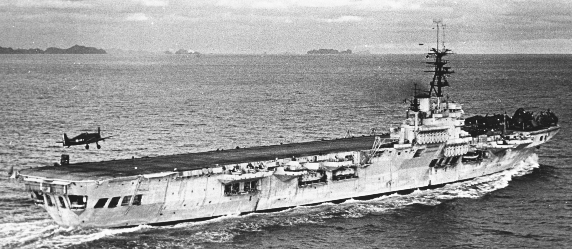 r-95 fs arromanches colossus class aircraft carrier french navy r15 hms colossus