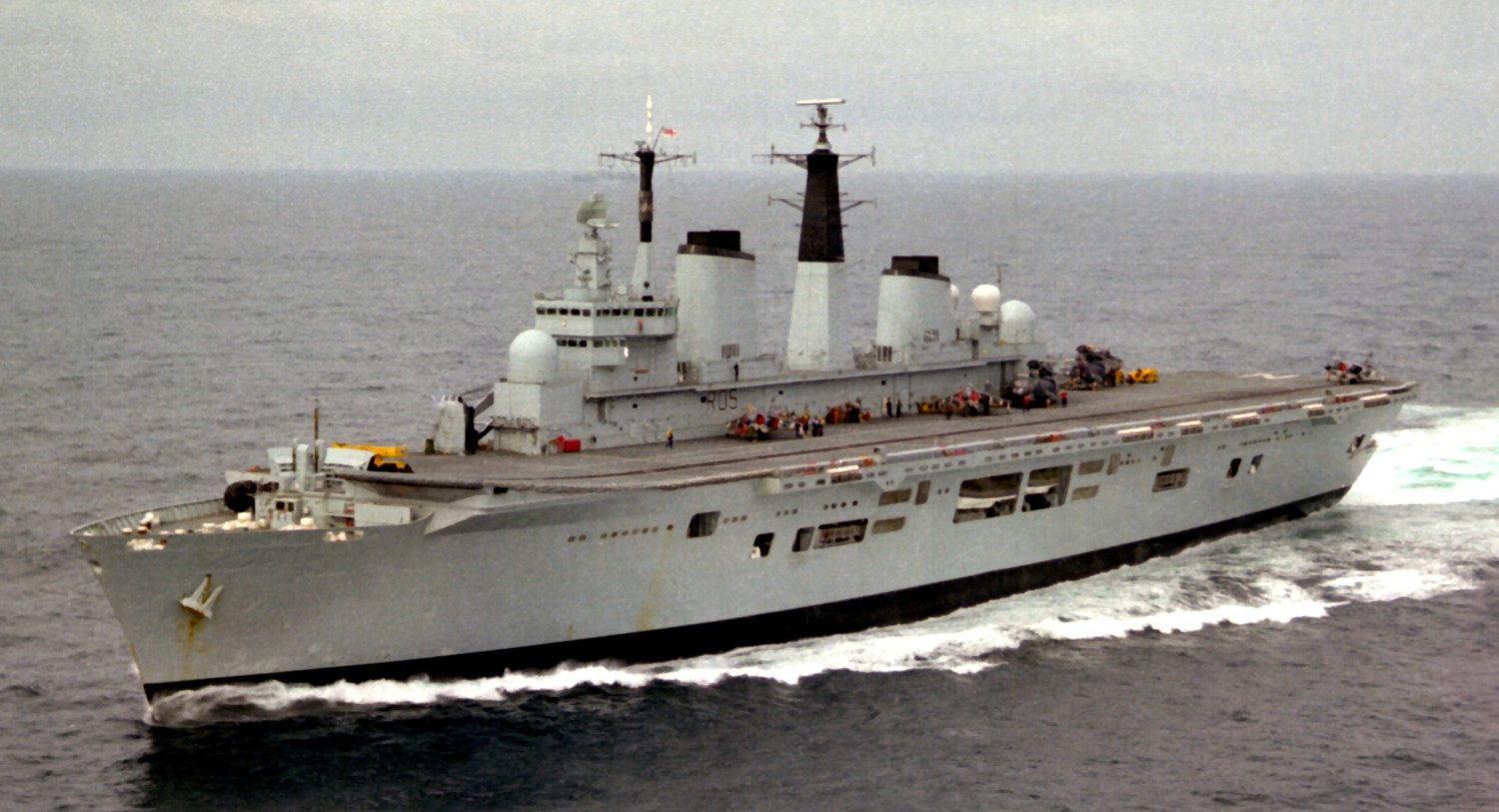 r-05 hms invincible class aircraft carrier royal navy 04
