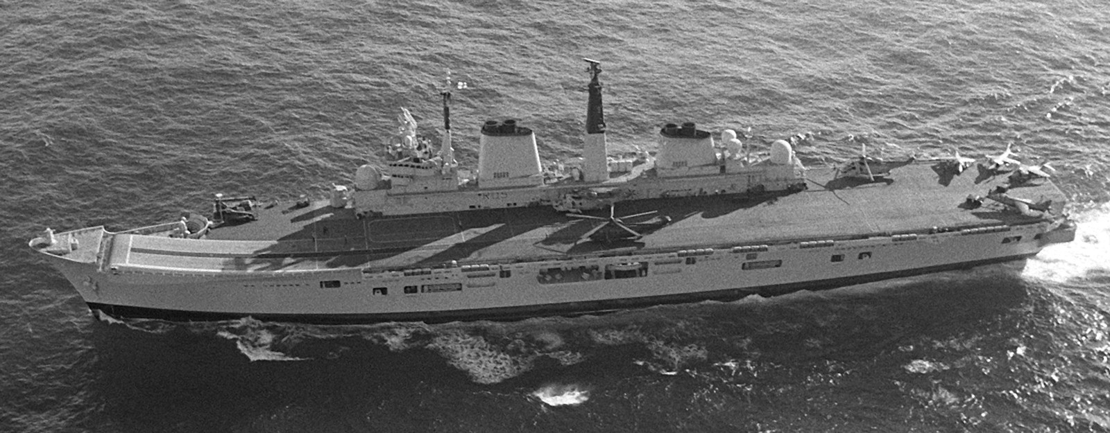 r-05 hms invincible class aircraft carrier royal navy 05