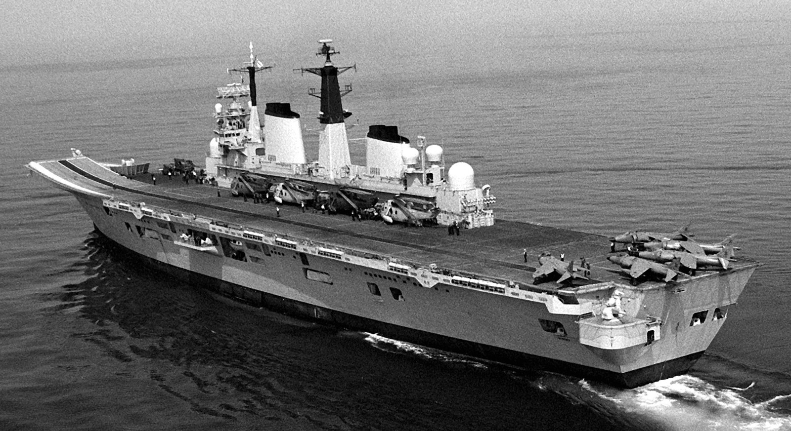 r-05 hms invincible class aircraft carrier royal navy 19