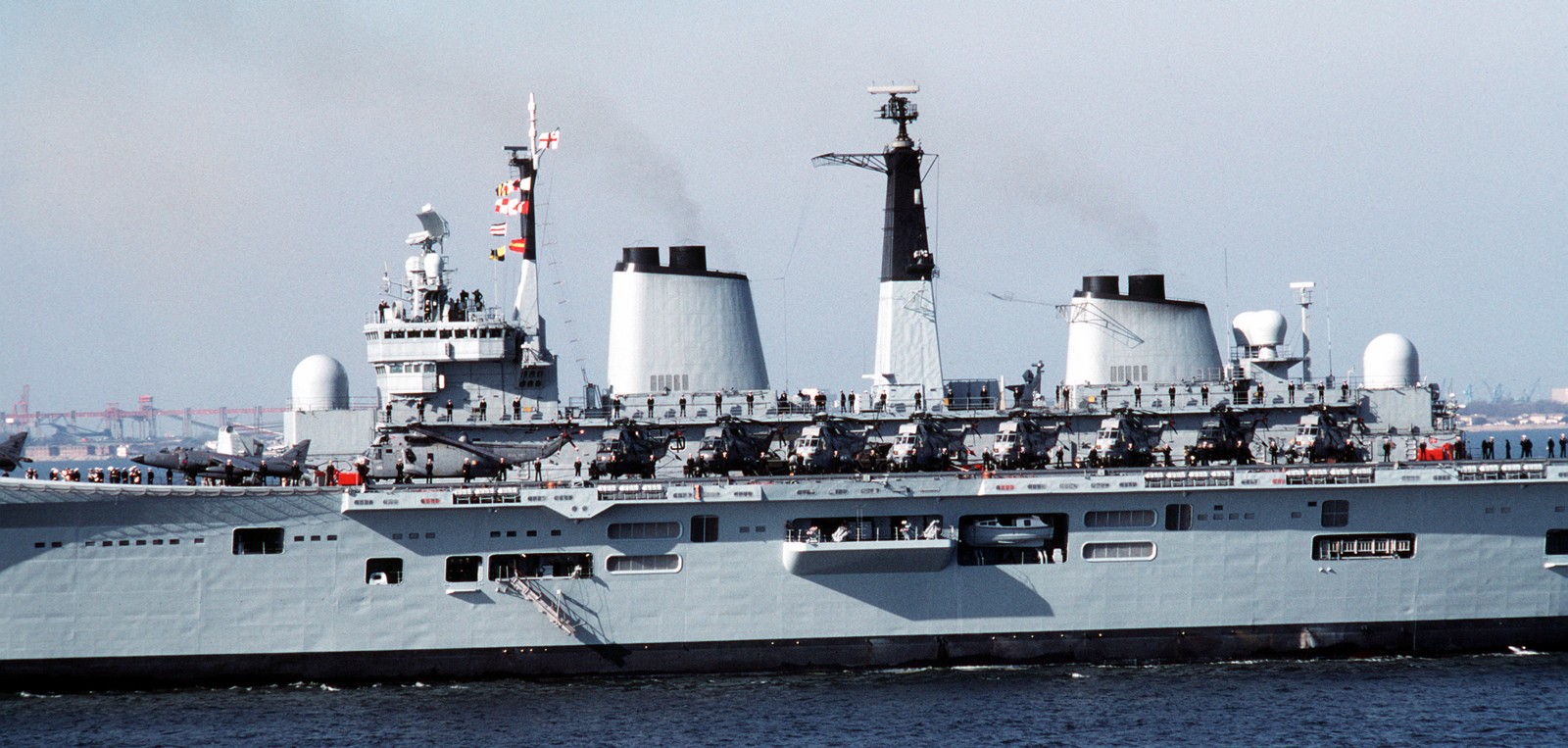 r-05 hms invincible class aircraft carrier royal navy 20