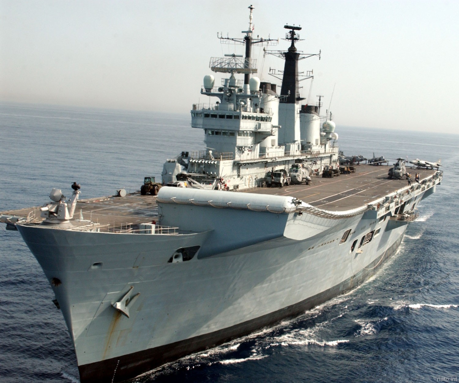 r-05 hms invincible r05 class aircraft carrier royal navy 36