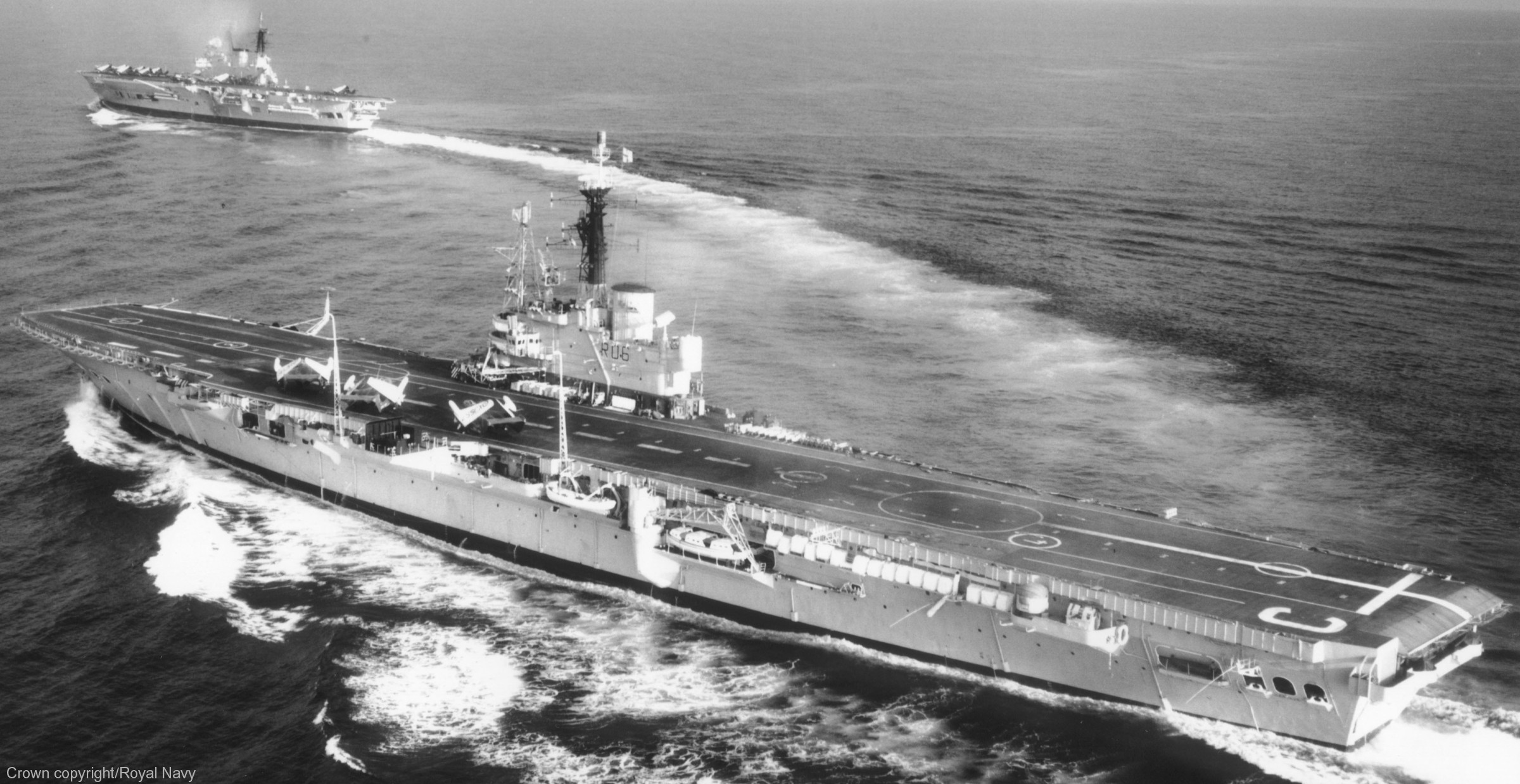 centaur class aircraft carrier royal navy hms albion bulwark hermes 04x