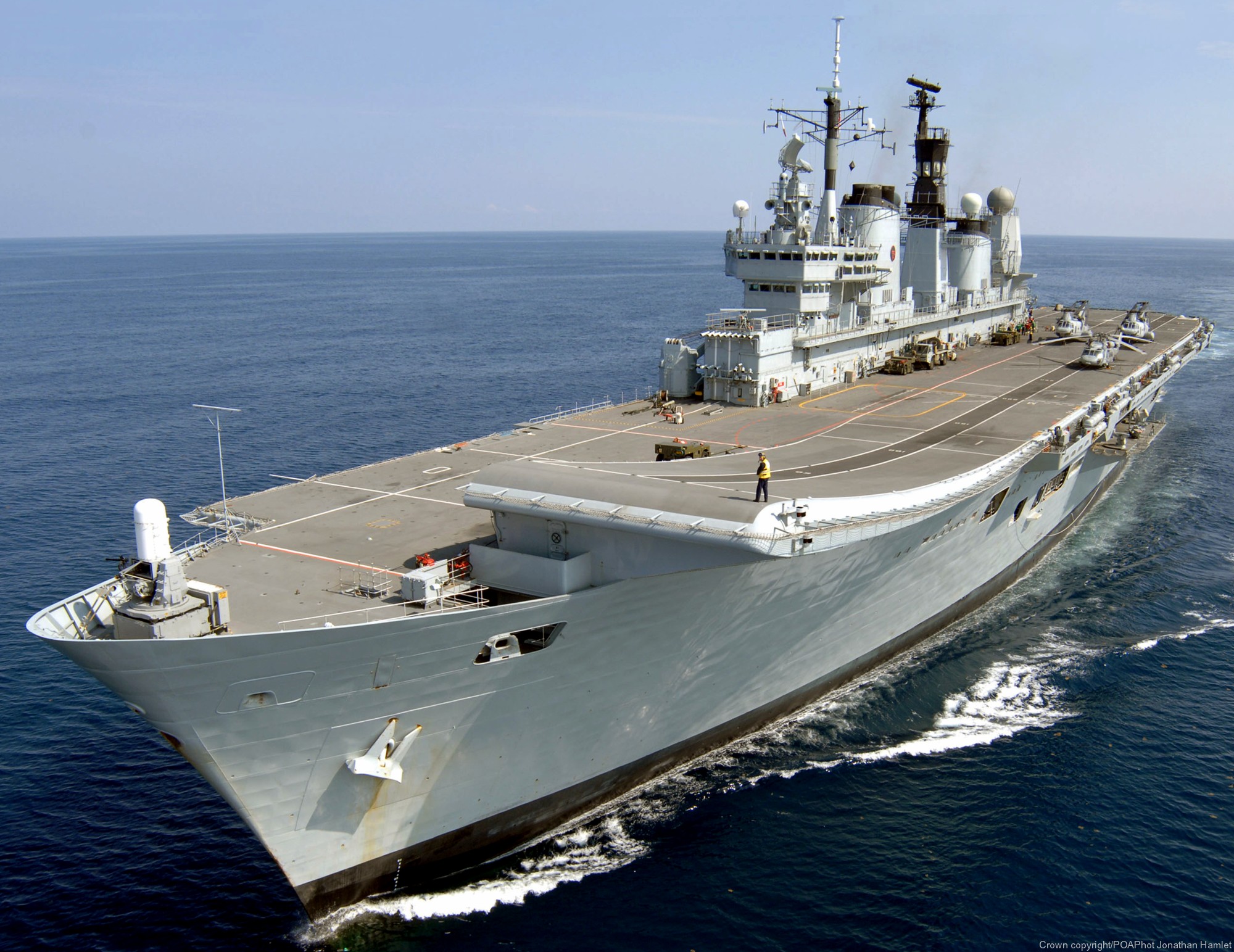 r-07 hms ark royal invincible class aircraft carrier royal navy 11