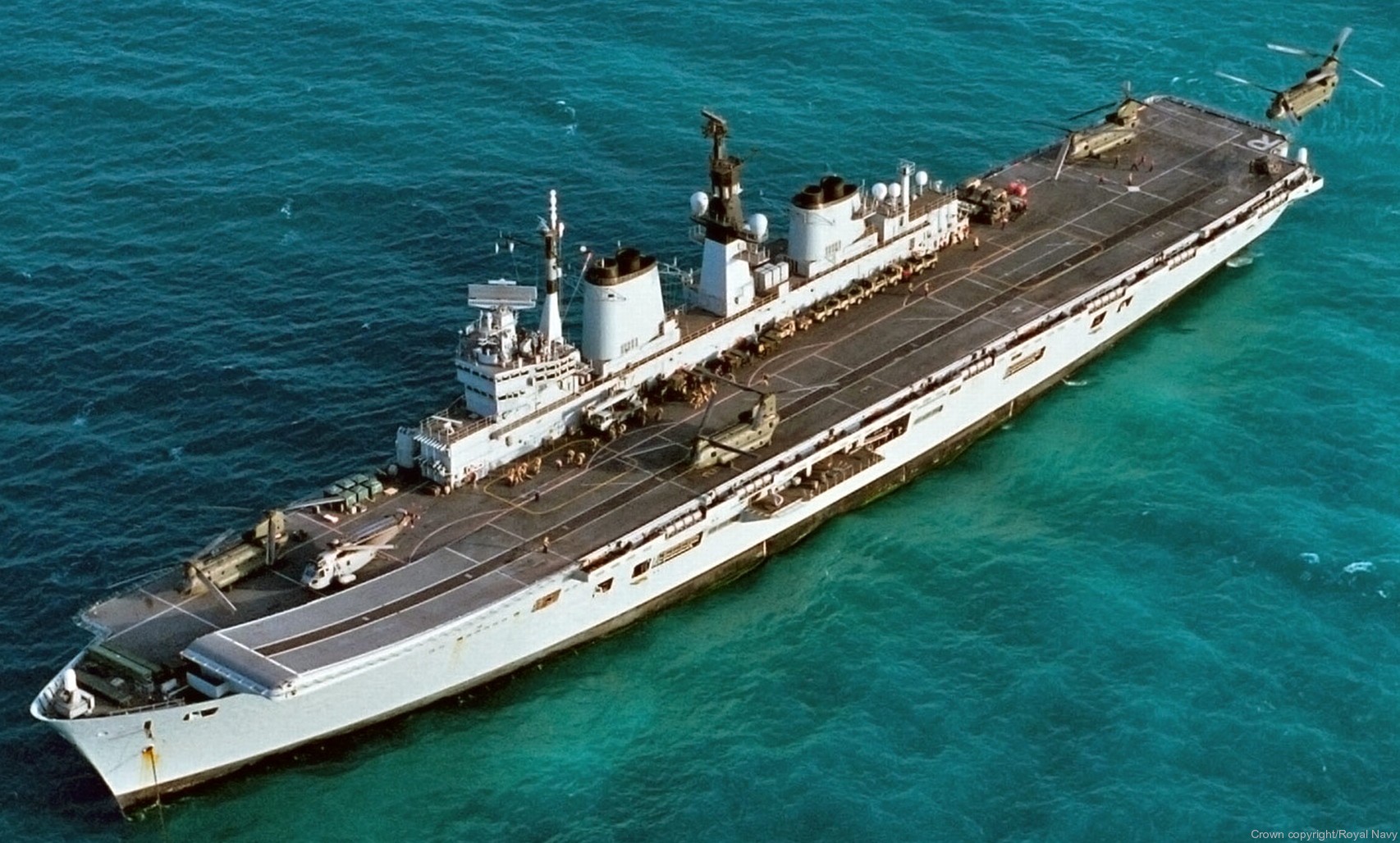 r-07 hms ark royal r07 invincible class aircraft carrier stovl royal navy 42x swan hunter