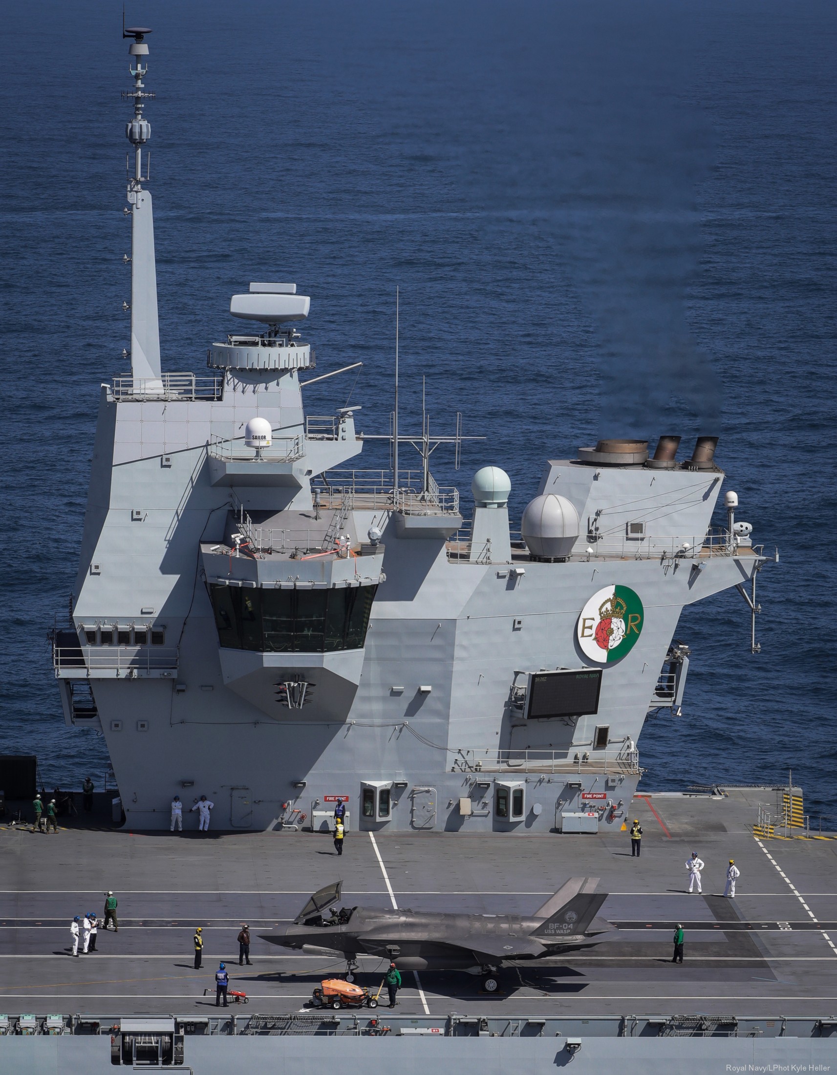 queen elizabeth class aircraft carrier stovl royal navy 24x island